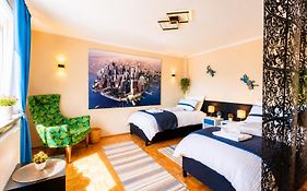 GADD Ferienwohnung 001 Glück an der Donau # Best Deluxe Stay 24#7 Check in